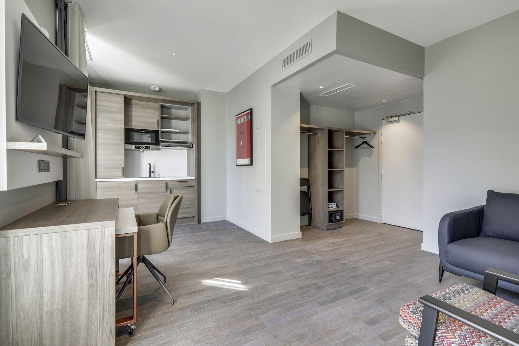 Mode - Arc De Triomphe